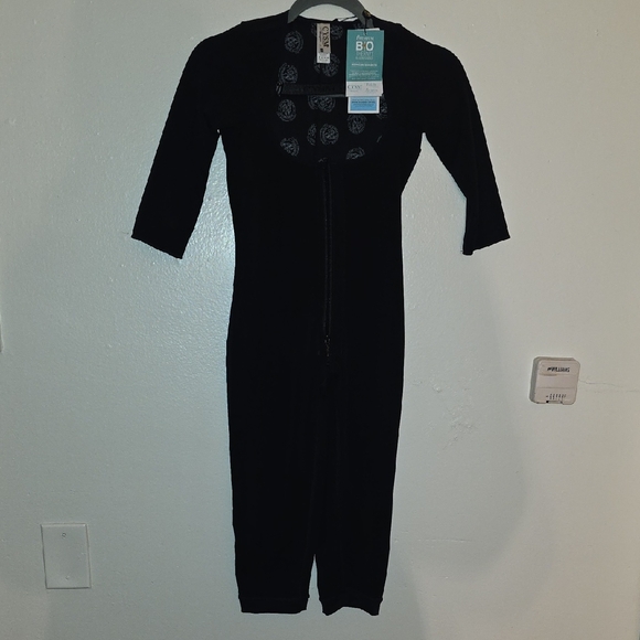Black Women's Shapewear Bodysuit - Picture 1 of 4